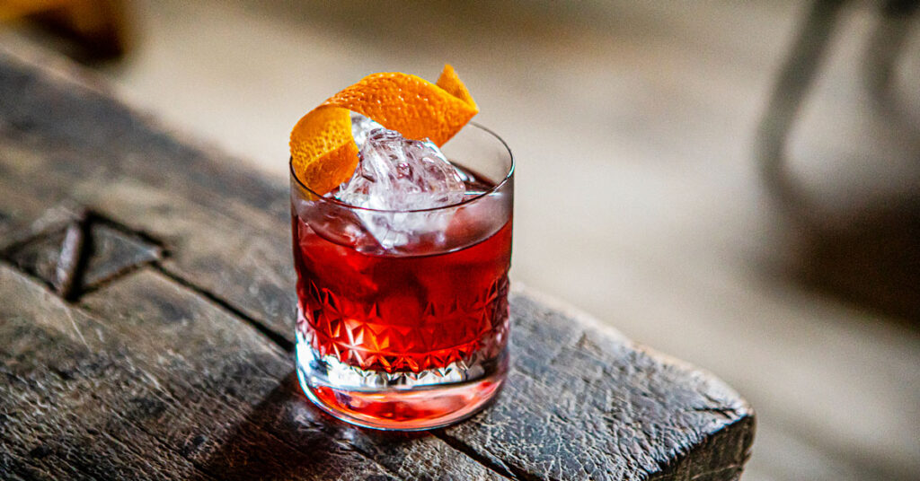 Negroni Mastery: Mixing at the Ultimate Cocktail Station